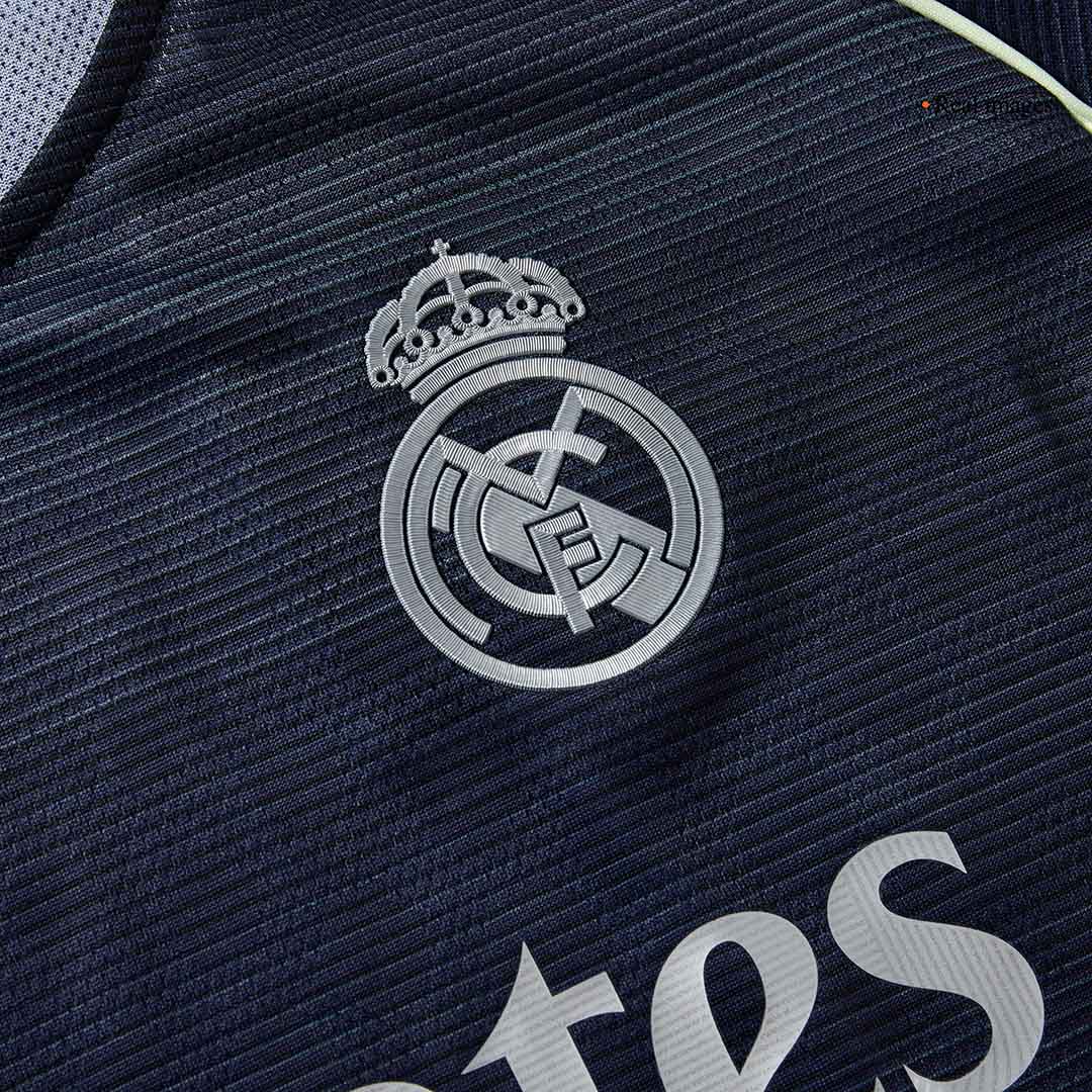 HUIJSEN #24 Real Madrid Extérieur Maillot 2025/26 Authentique